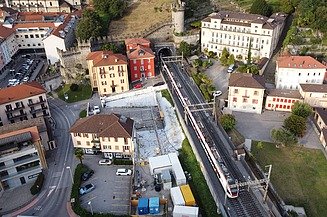 Foto der Sanierungsfläche neben der Bahngleise Foto der Sanierungsfläche neben der Bahngleise